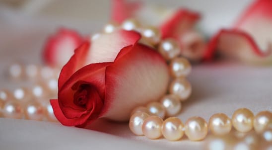 Perlas y rosas