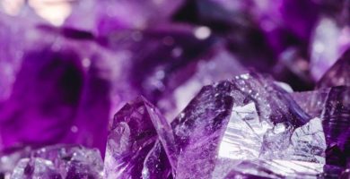 Piedras turmalina violeta