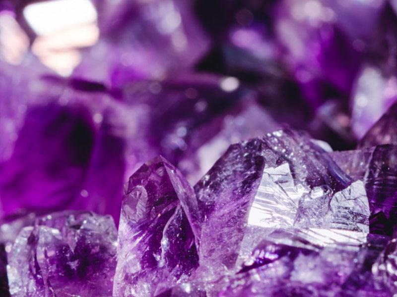 Piedras turmalina violeta